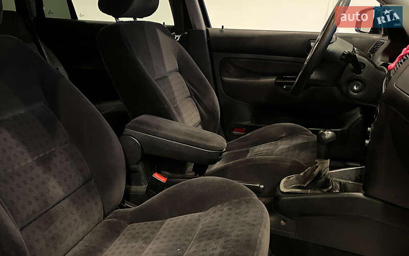 Універсал Volkswagen Golf 2002 в Шептицькому