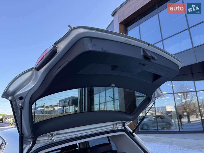 Хетчбек Volkswagen Golf 2009 в Луцьку