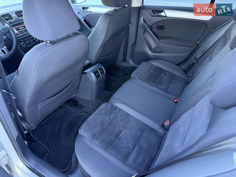 Хетчбек Volkswagen Golf 2009 в Луцьку