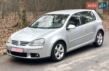Хетчбек Volkswagen Golf 2008 в Києві