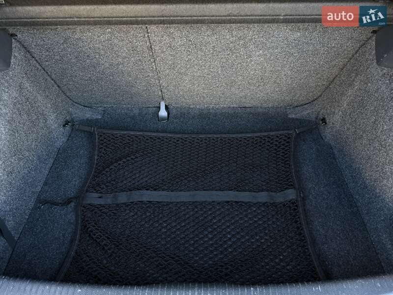 Хетчбек Volkswagen Golf 2011 в Мукачевому