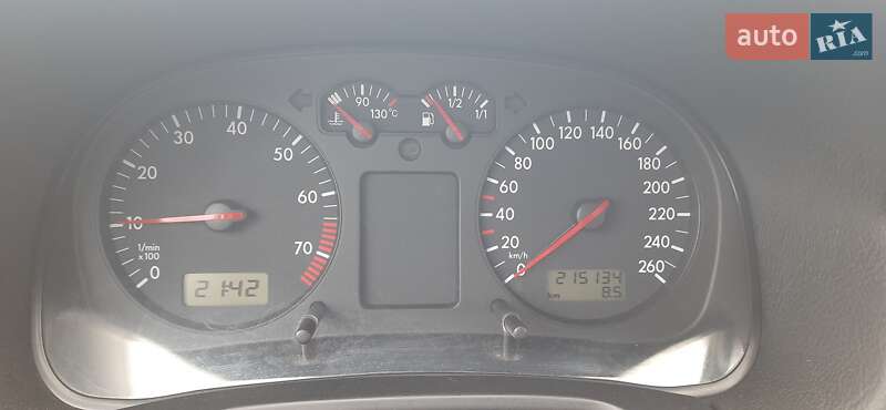 Хетчбек Volkswagen Golf 2001 в Бучачі