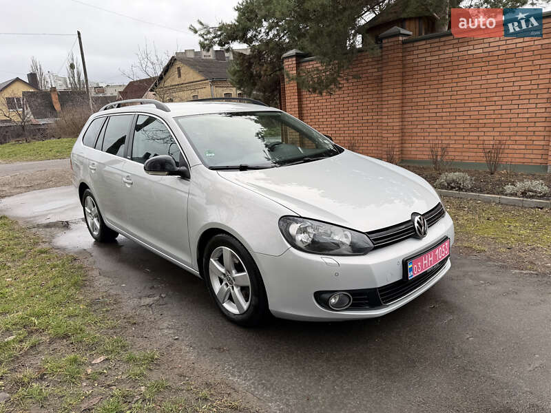 Універсал Volkswagen Golf 2012 в Луцьку