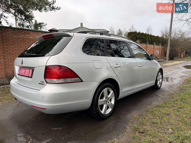 Універсал Volkswagen Golf 2012 в Луцьку