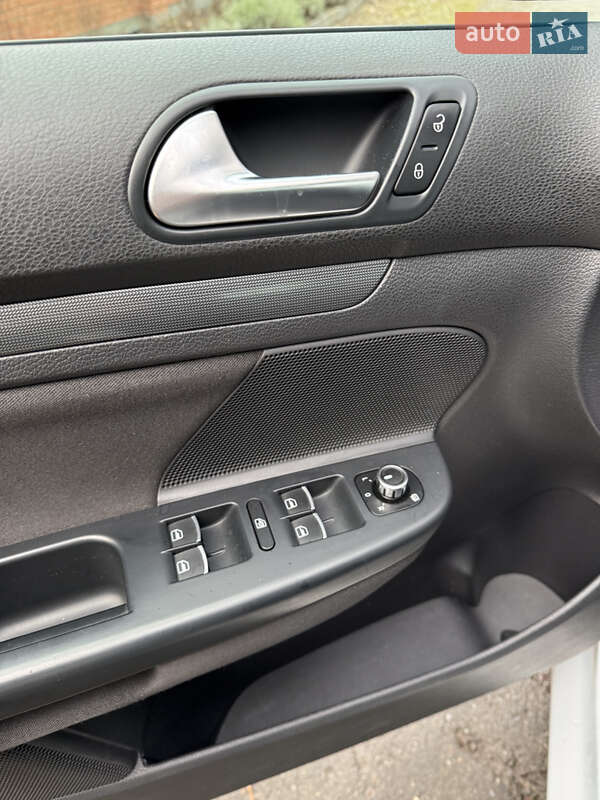 Універсал Volkswagen Golf 2012 в Луцьку