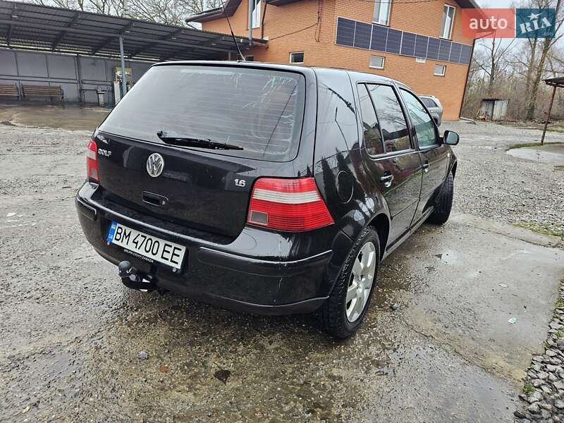 Хэтчбек Volkswagen Golf 2003 в Недригайлове