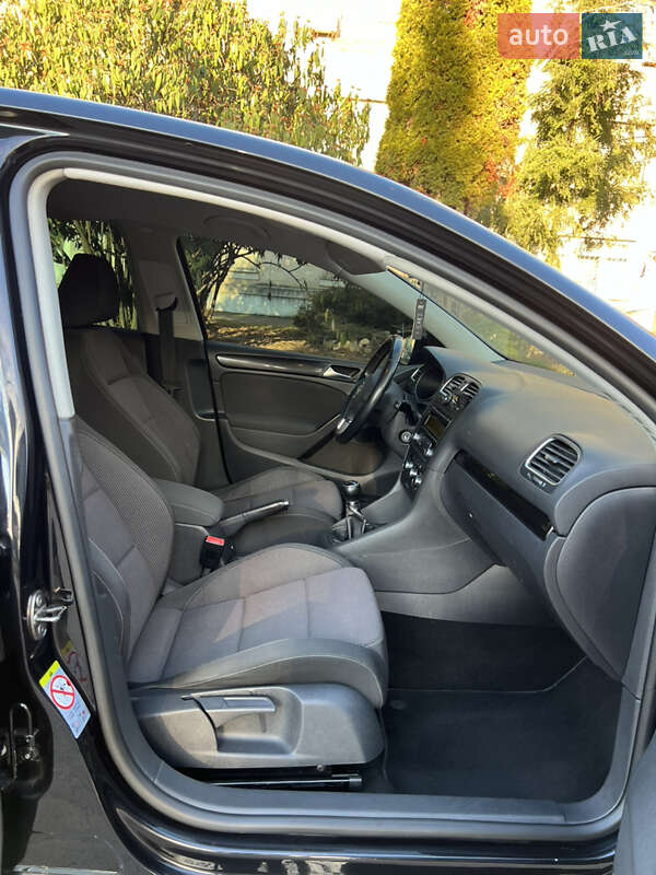 Хетчбек Volkswagen Golf 2009 в Мукачевому