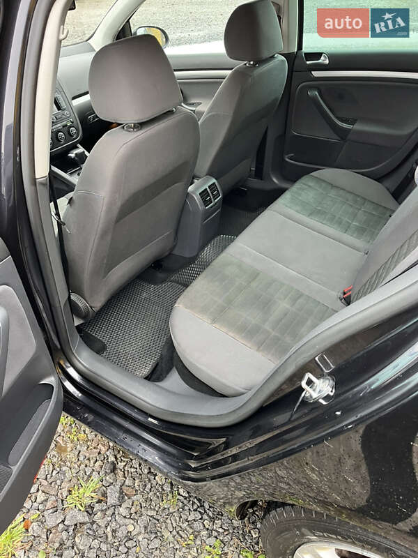 Хетчбек Volkswagen Golf 2007 в Львові