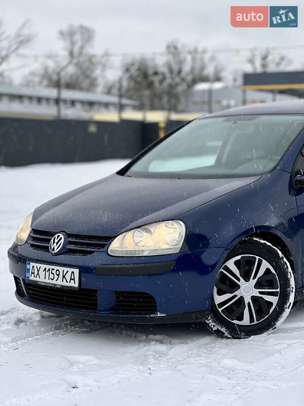 Хетчбек Volkswagen Golf 2005 в Харкові
