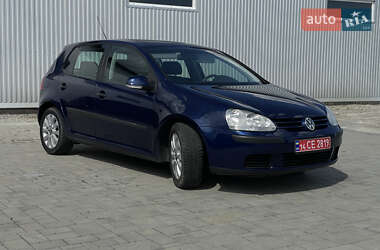Хэтчбек Volkswagen Golf 2005 в Калуше