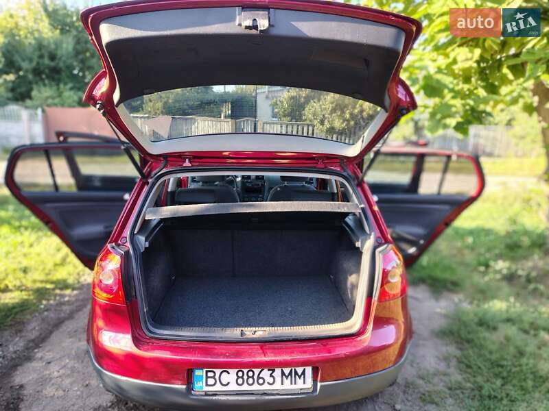 Хетчбек Volkswagen Golf 2009 в Прилуках