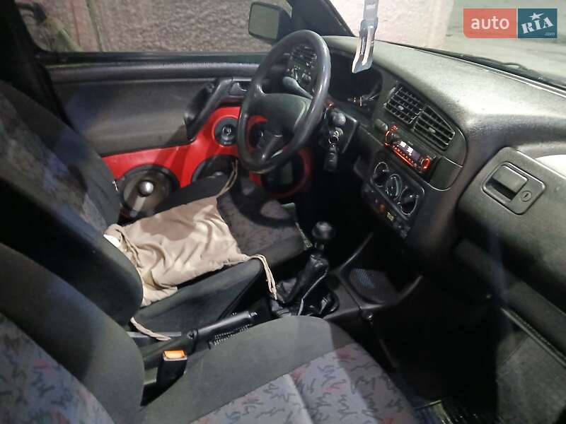 Хетчбек Volkswagen Golf 1994 в Стебнику