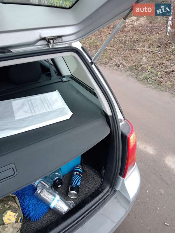 Універсал Volkswagen Golf 2003 в Києві