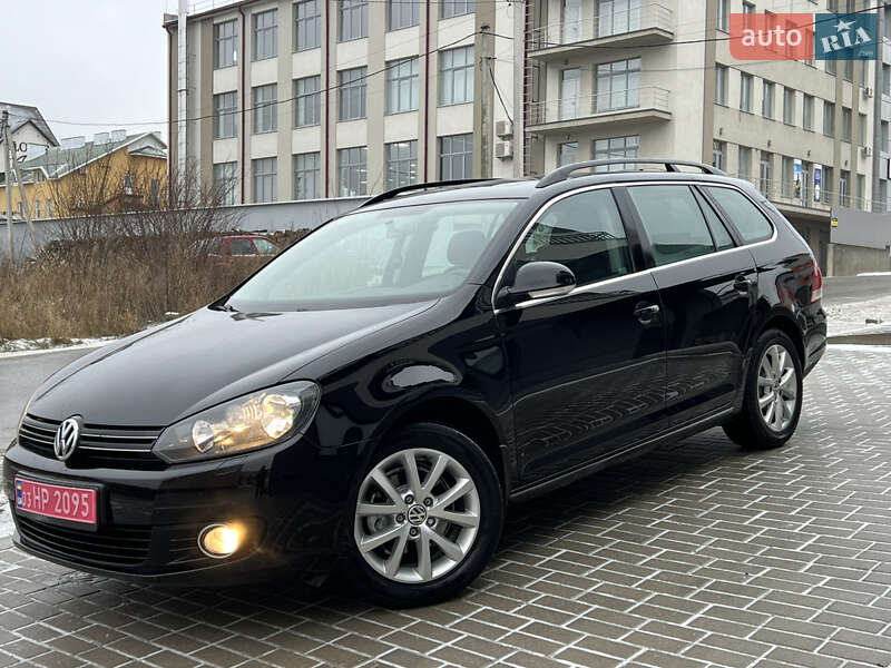 Універсал Volkswagen Golf 2010 в Тернополі