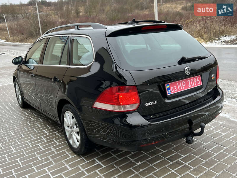 Універсал Volkswagen Golf 2010 в Тернополі