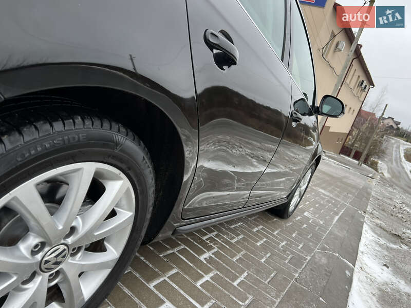 Універсал Volkswagen Golf 2010 в Тернополі