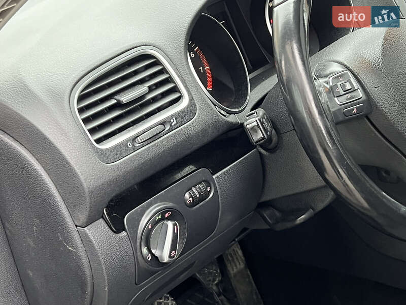 Універсал Volkswagen Golf 2010 в Тернополі