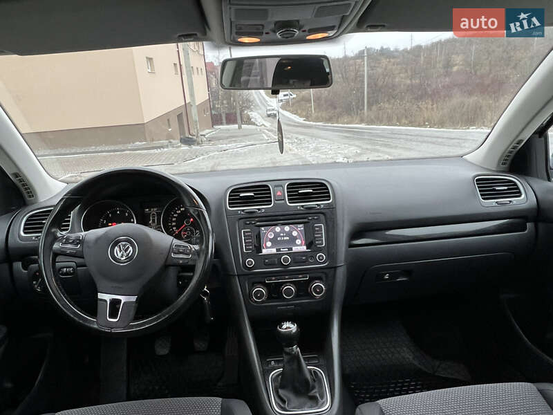Універсал Volkswagen Golf 2010 в Тернополі
