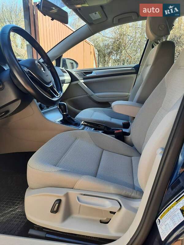 Універсал Volkswagen Golf 2015 в Києві