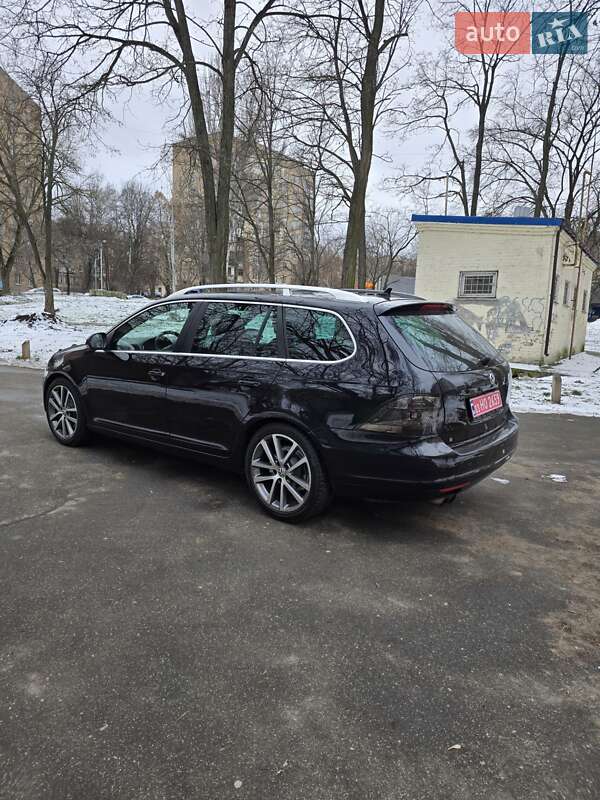Універсал Volkswagen Golf 2010 в Києві