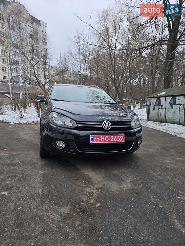 Універсал Volkswagen Golf 2010 в Києві