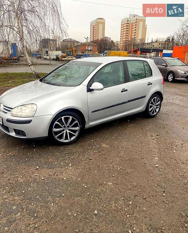 Volkswagen Golf 2004