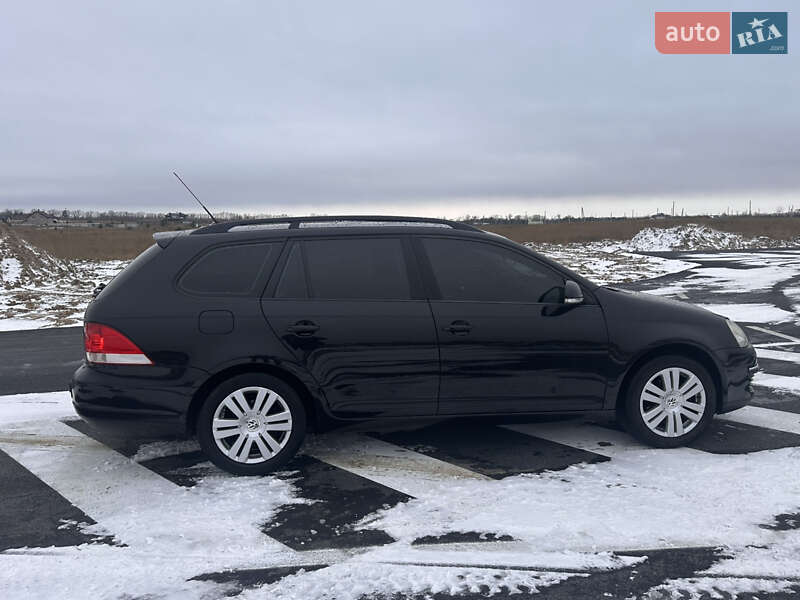 Універсал Volkswagen Golf 2008 в Києві