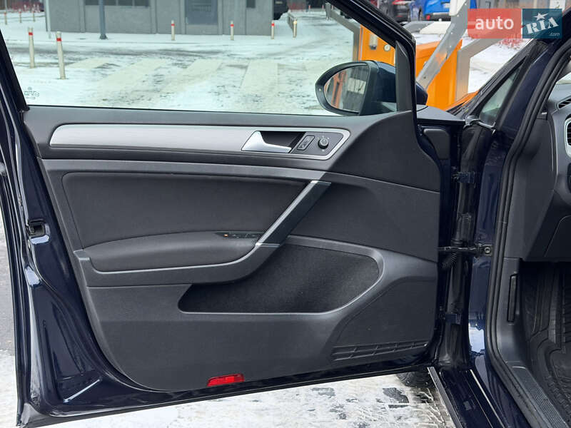 Універсал Volkswagen Golf 2017 в Києві