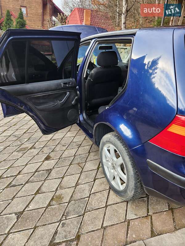 Хэтчбек Volkswagen Golf 2000 в Славском