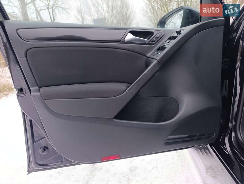 Хетчбек Volkswagen Golf 2011 в Києві