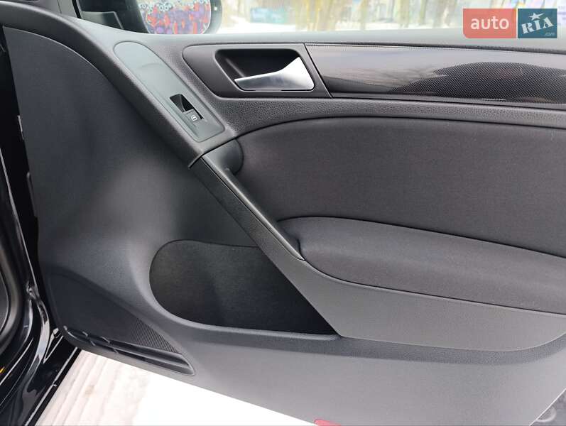 Хетчбек Volkswagen Golf 2011 в Києві
