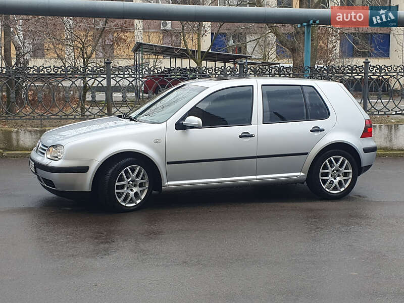 Хетчбек Volkswagen Golf 2001 в Миколаєві