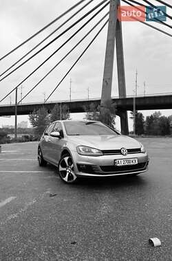 Хетчбек Volkswagen Golf 2014 в Києві
