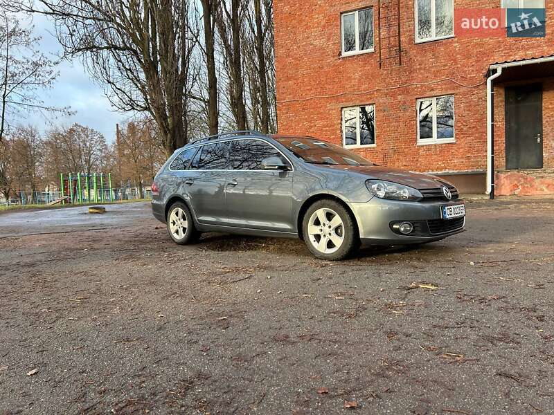 Універсал Volkswagen Golf 2011 в Чернігові