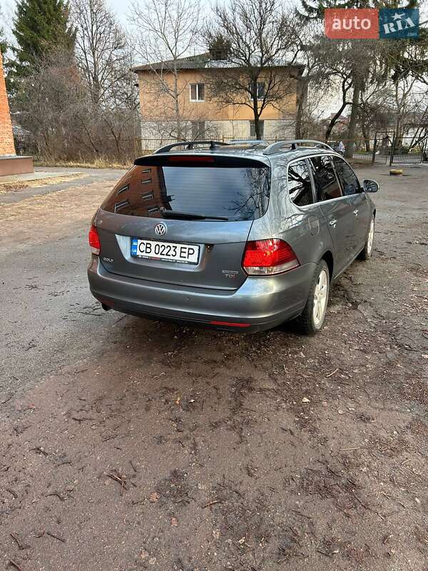 Універсал Volkswagen Golf 2011 в Чернігові