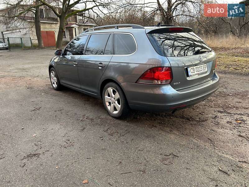 Універсал Volkswagen Golf 2011 в Чернігові