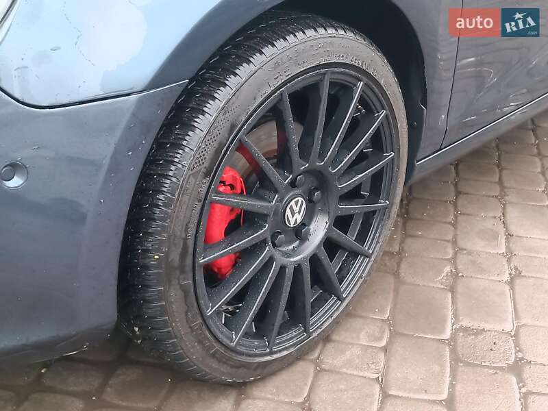 Хетчбек Volkswagen Golf 2010 в Харкові