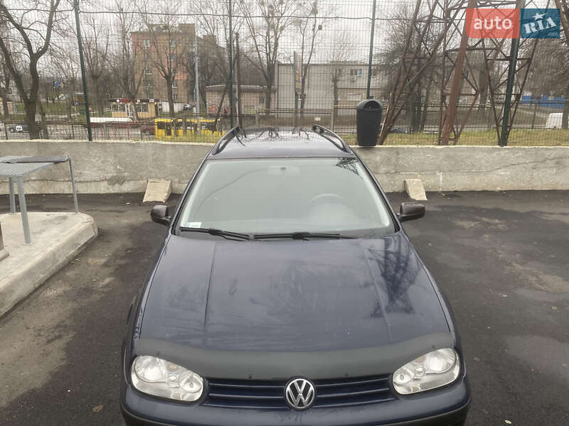 Універсал Volkswagen Golf 2000 в Києві