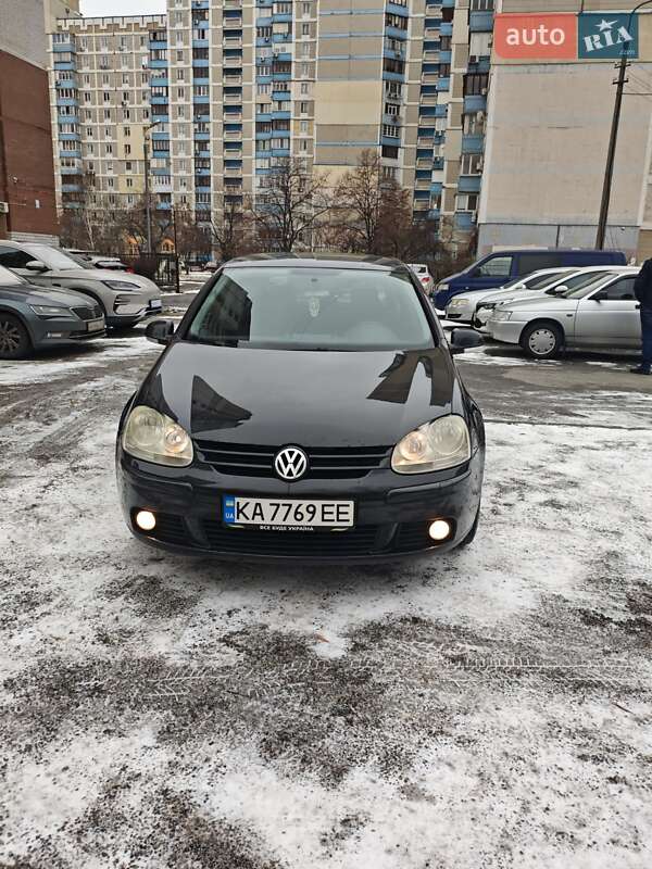 Хетчбек Volkswagen Golf 2006 в Києві