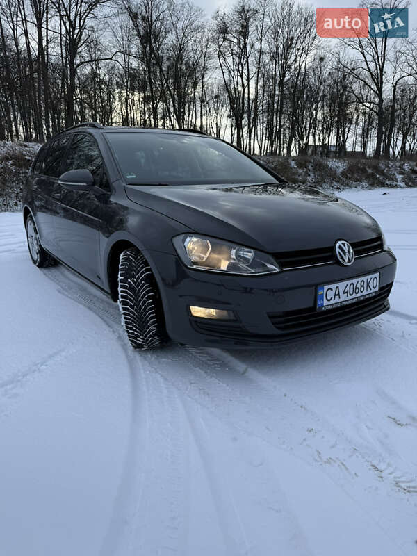 Універсал Volkswagen Golf 2013 в Гребінках