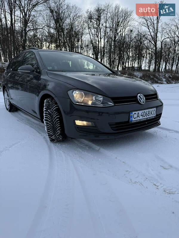 Універсал Volkswagen Golf 2013 в Гребінках