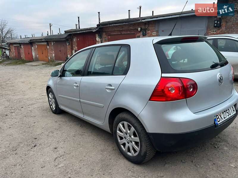 Хэтчбек Volkswagen Golf 2005 в Хмельницком