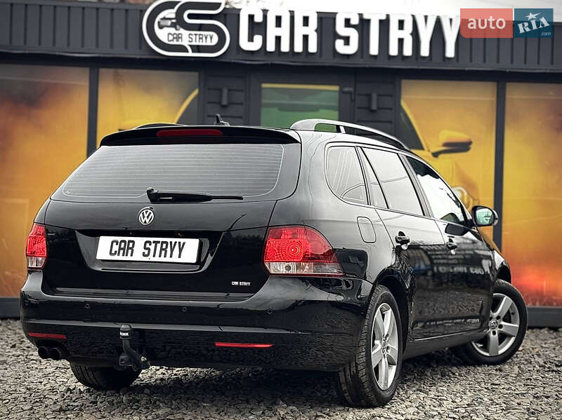 Універсал Volkswagen Golf 2012 в Стрию