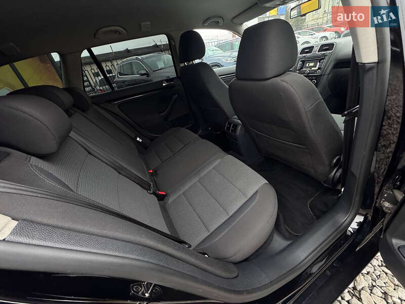 Універсал Volkswagen Golf 2012 в Стрию