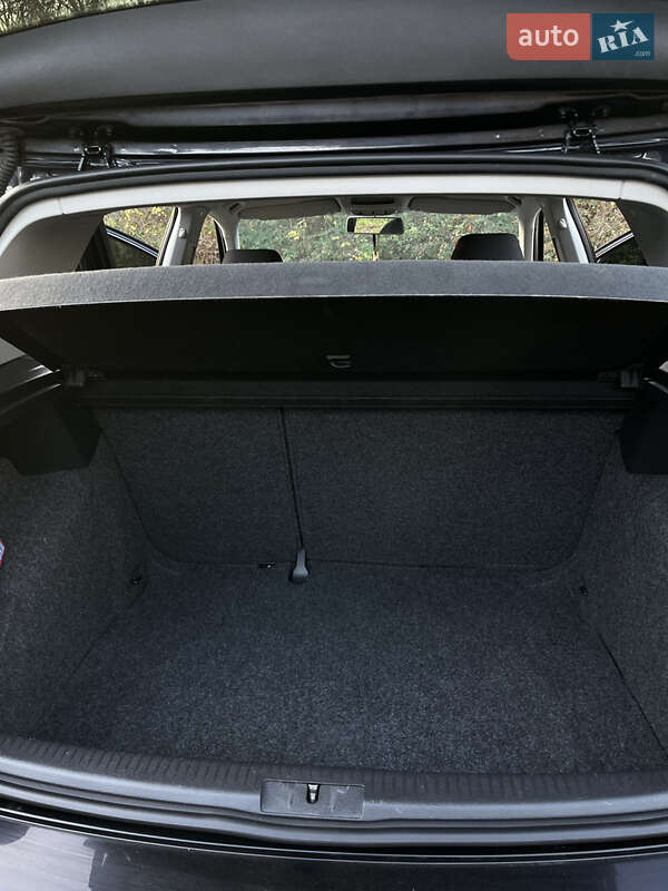 Хетчбек Volkswagen Golf 2009 в Ужгороді