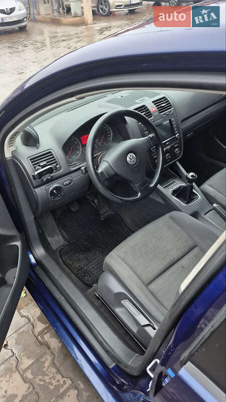 Хетчбек Volkswagen Golf 2005 в Кривому Розі
