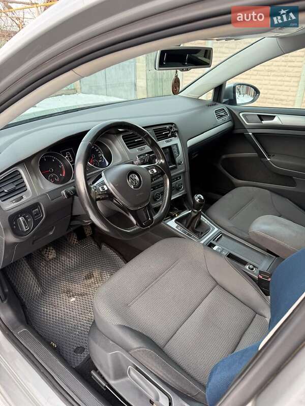 Хетчбек Volkswagen Golf 2014 в Запоріжжі