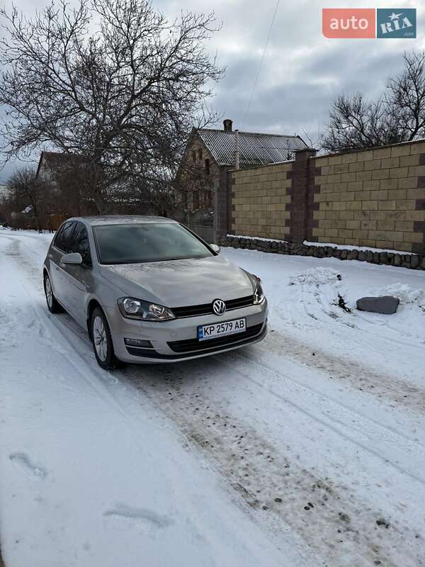 Хетчбек Volkswagen Golf 2014 в Запоріжжі