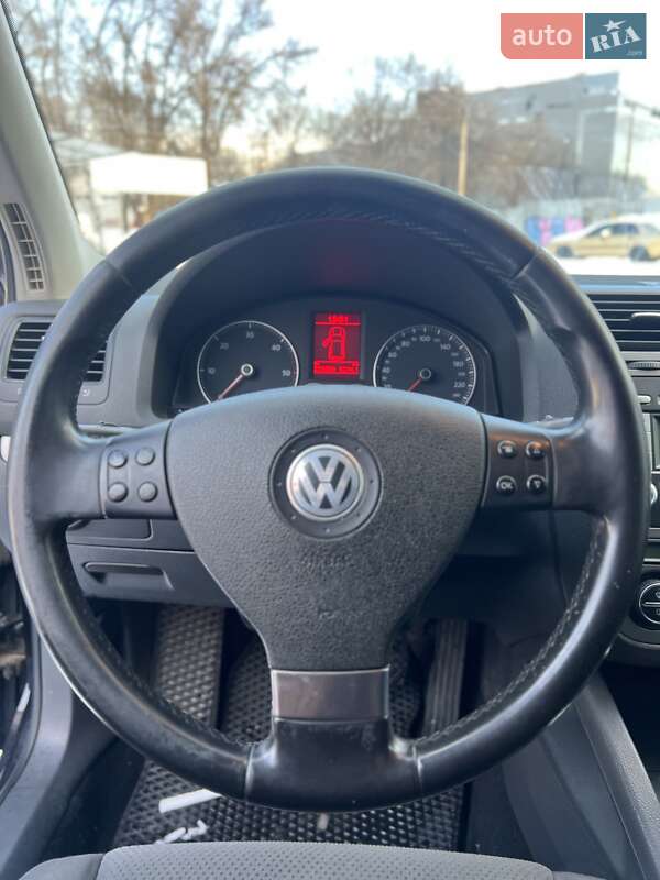 Хэтчбек Volkswagen Golf 2007 в Днепре