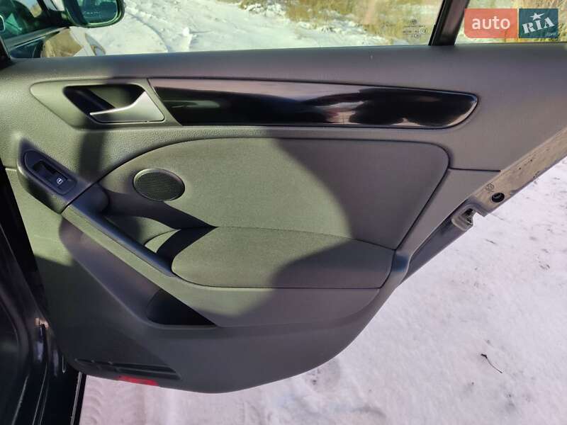 Хетчбек Volkswagen Golf 2009 в Баришівка